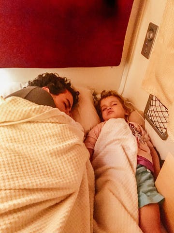 Profiter des transports pour faire la sieste