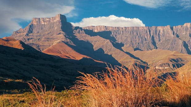 La montagne de l'Amphithéâtre dans le Drakensberg, Afrique du sud