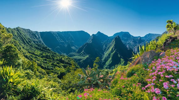 Panorama sur le cirque de Mafate sur l'île de La Réunion