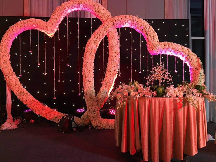 gorgeous ring ceremony decor