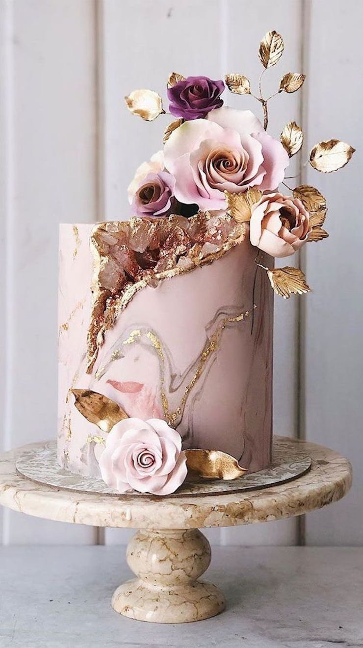 marble tone wedding cake design