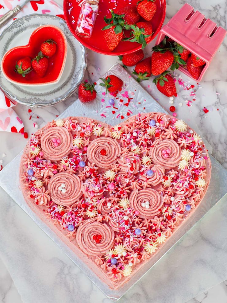 heart shape engagement cake design