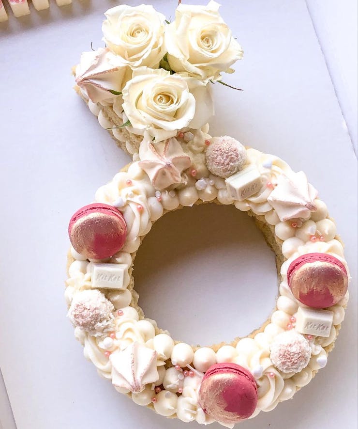ring engagement cake design