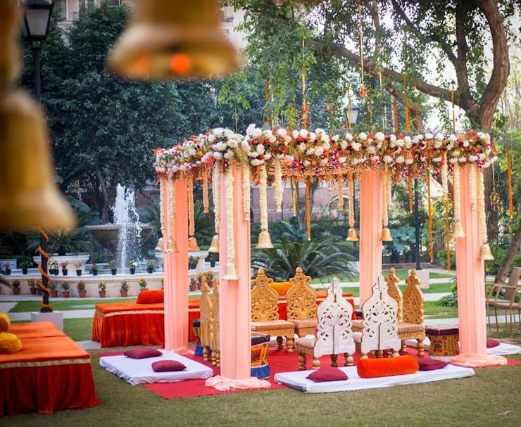 eye-catchy pre wedding decoration ideas