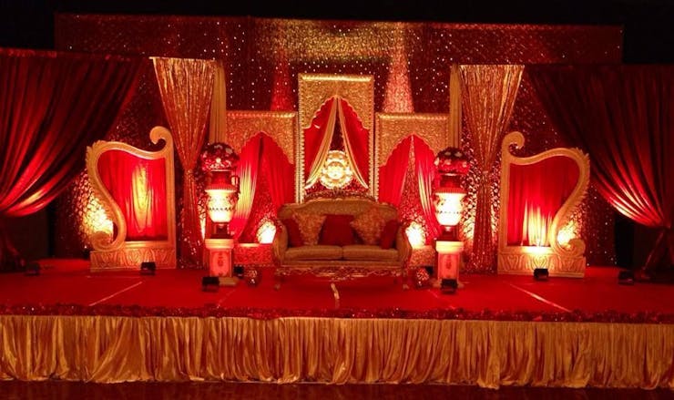 Royal Theme Reception Stage Décor