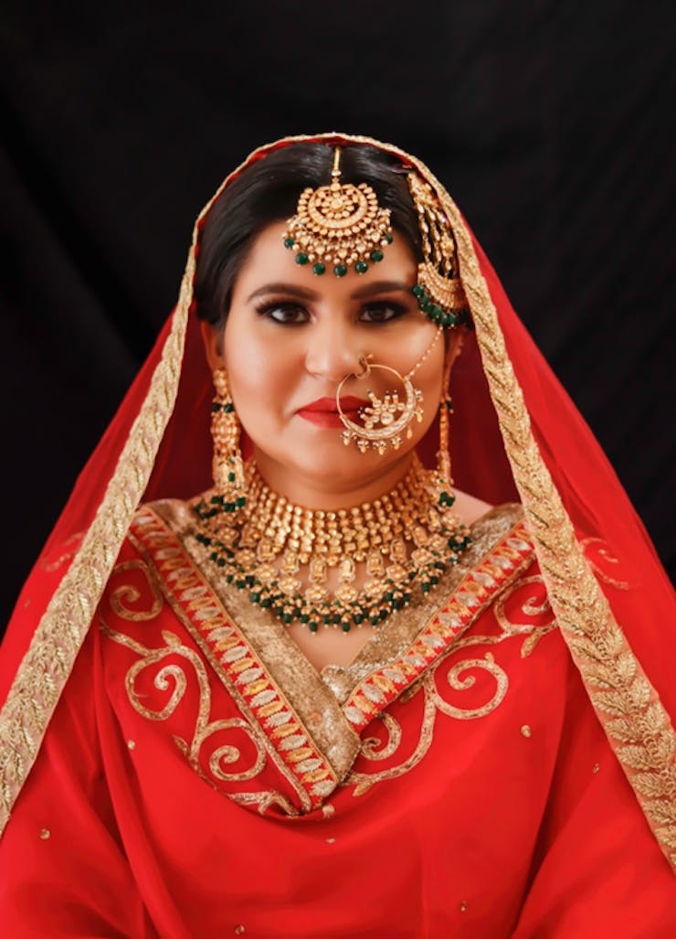 6. Silk and chiffon Shalwar Kameez in Bengali Wedding Dress: