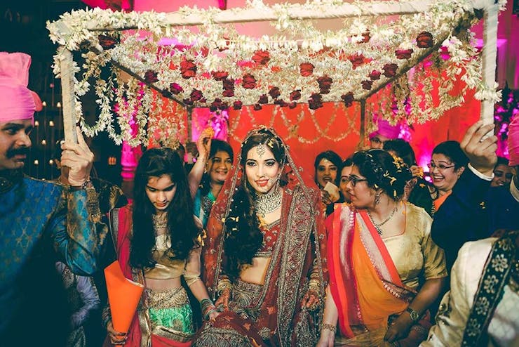 Phoolo Ki Chaadar Bridal Entry ideas