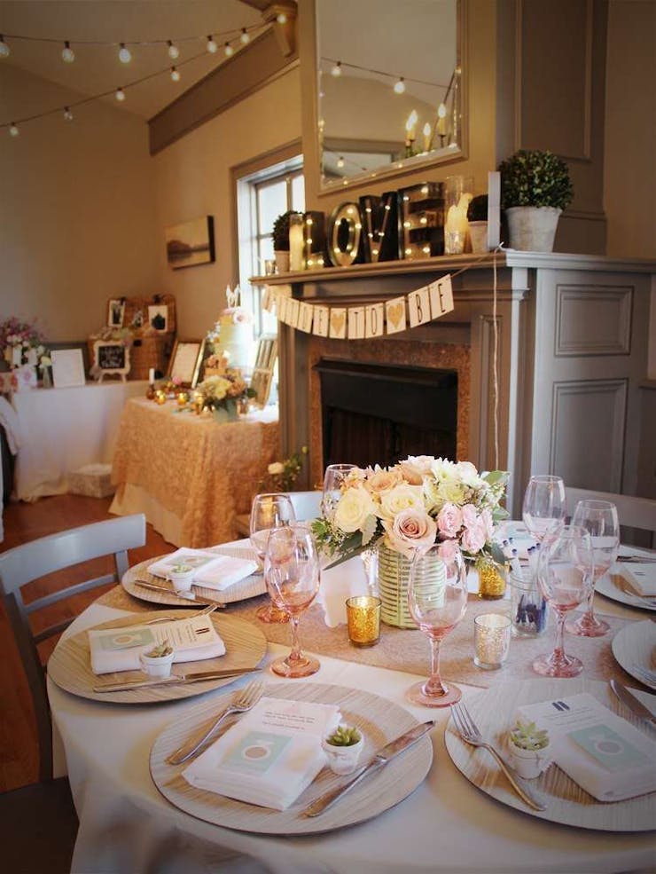 Vintage theme best bridal shower decoration