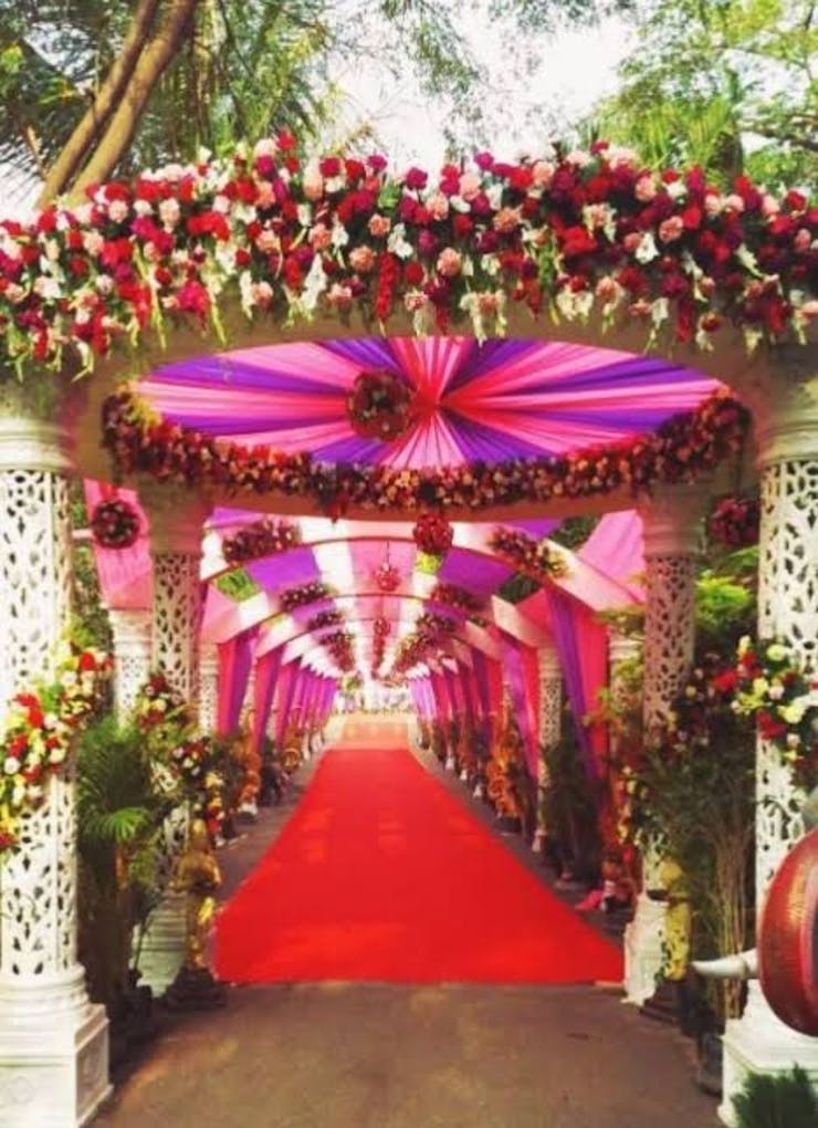 wedding gate decor ideas with flowers