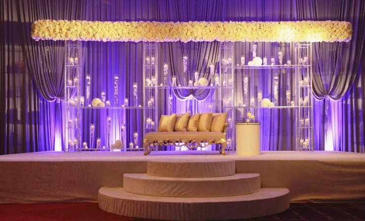 Fancy Theme Reception Stage Décor