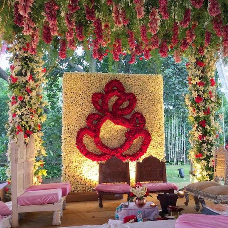 beautiful floral backdrop for wedding