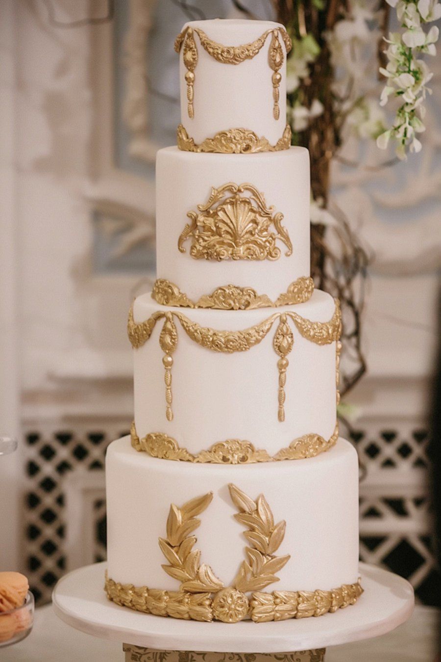 30 Romantic Wedding Cakes