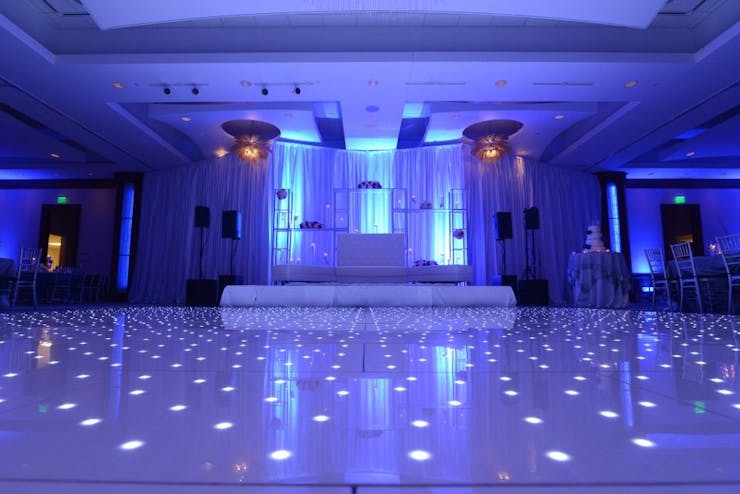 dreamy dance floor ideas for wedding