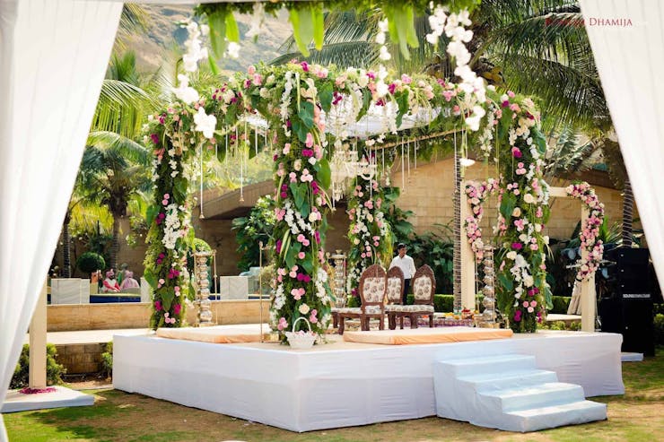 breathtaking wedding mandap decor