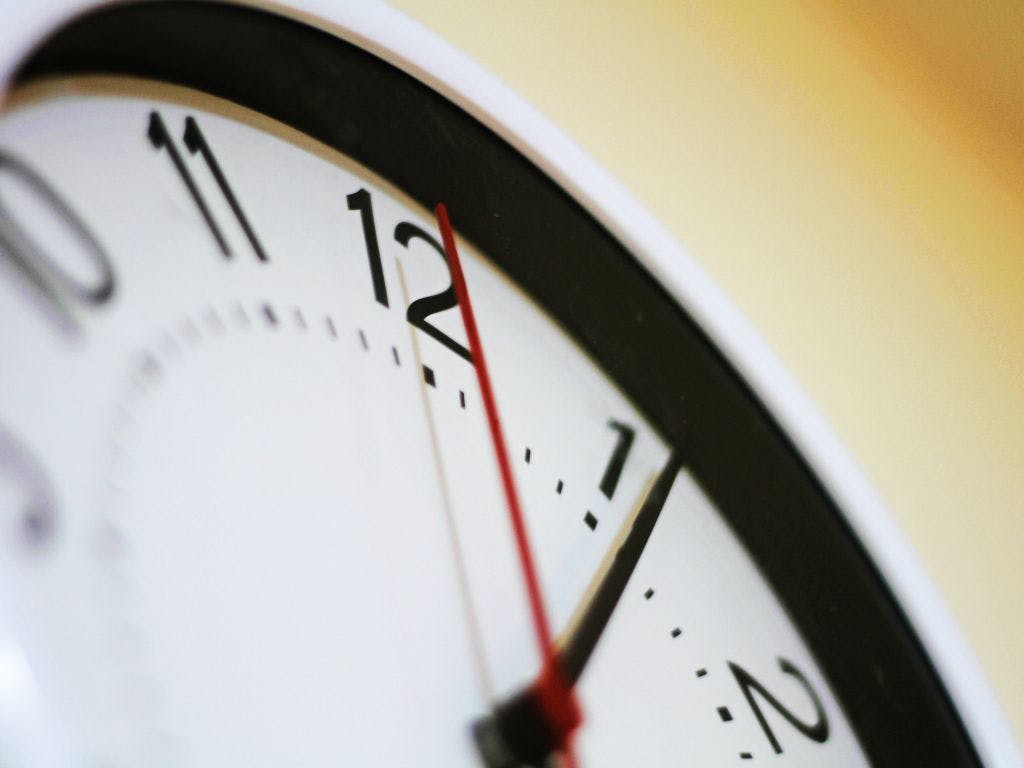 Przekroczenie czasu pracy kierowcy – co zrobić, aby uniknąć kar?