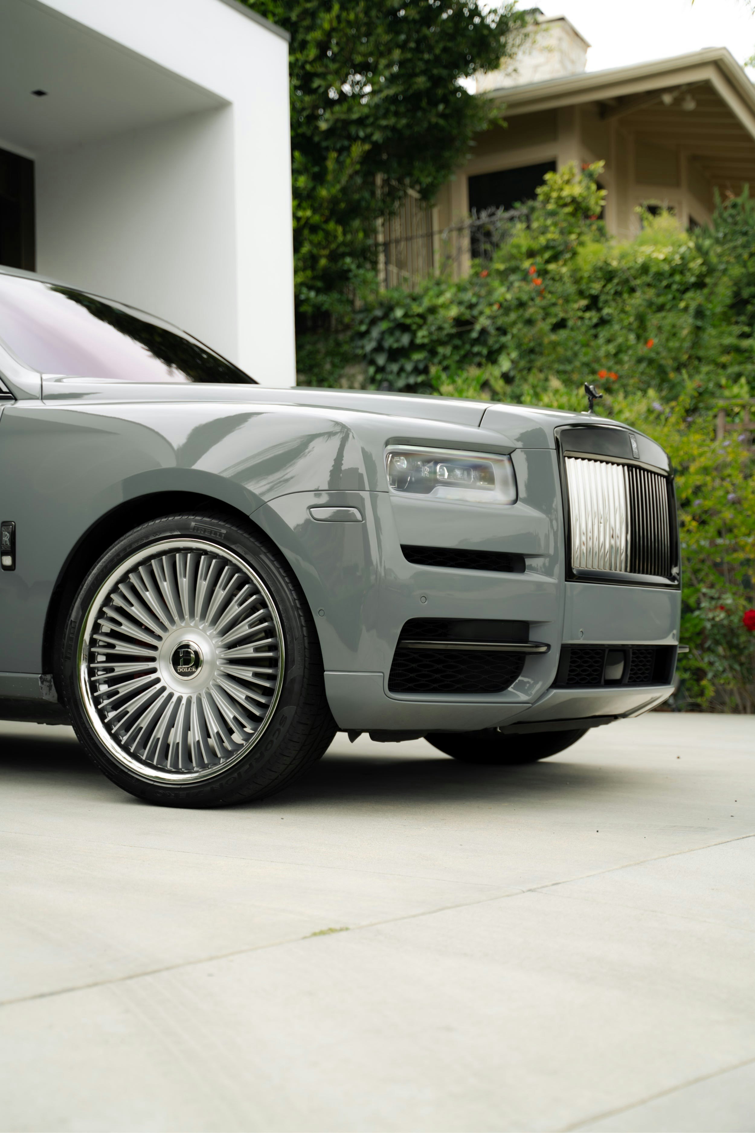 Dolce Luxury Wheels lifestyle image