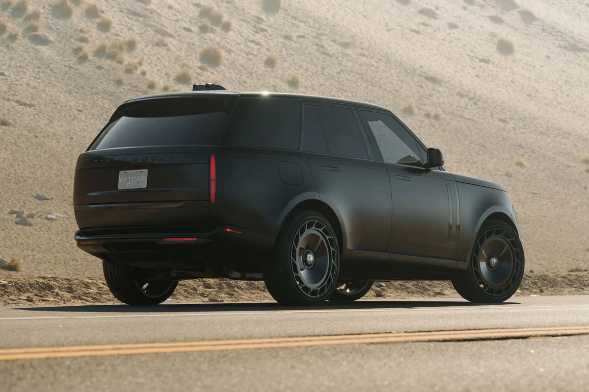 Range Rover on black Dolce wheels