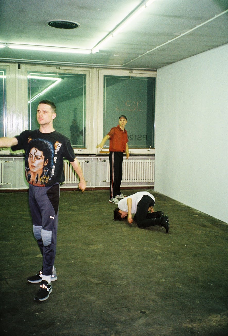 Ewa Dziarnowska — pearls before swine (Photo: Spyros Rennt)