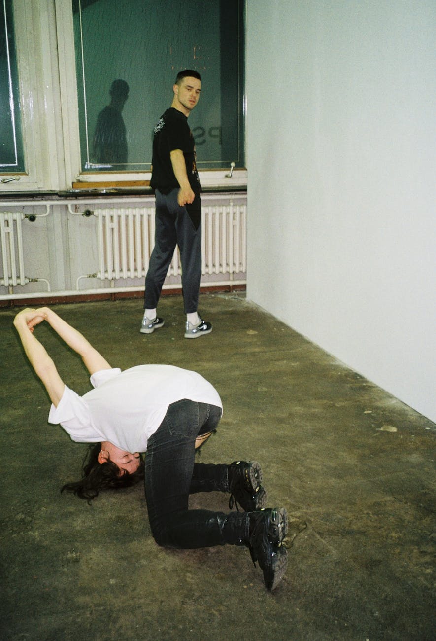 Ewa Dziarnowska — pearls before swine (Photo: Spyros Rennt)