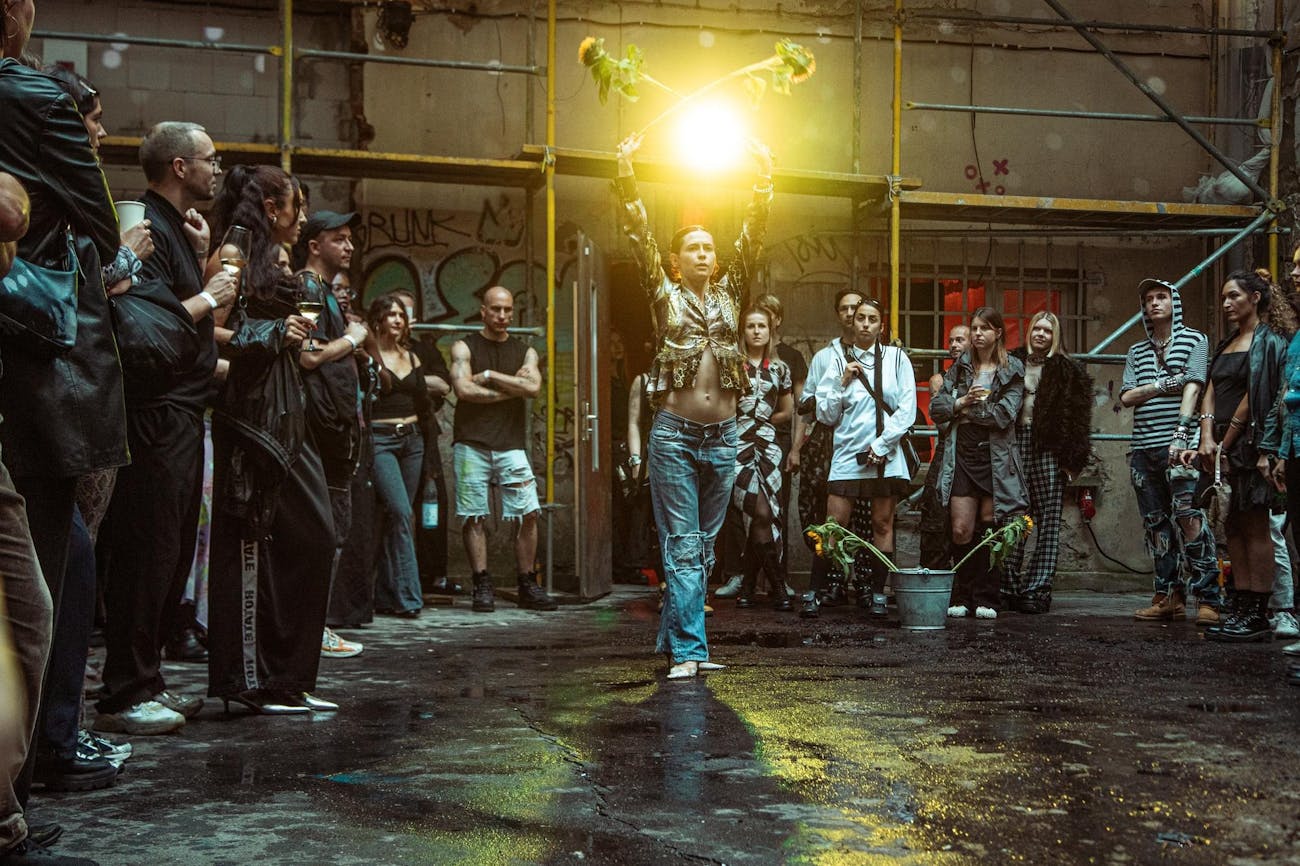 Ewa Dziarnowska — Girasole (Photo: Gil Corujeira & Grzegorz Jasina)