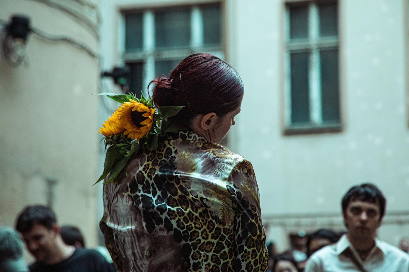 Ewa Dziarnowska — Girasole (Photo: Gil Corujeira & Grzegorz Jasina)