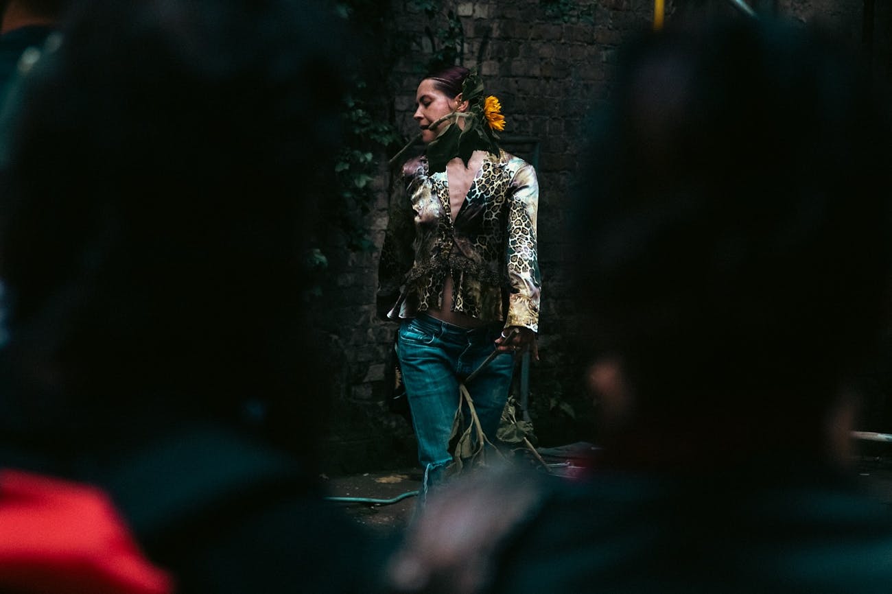 Ewa Dziarnowska — Girasole (Photo: Gil Corujeira & Grzegorz Jasina)