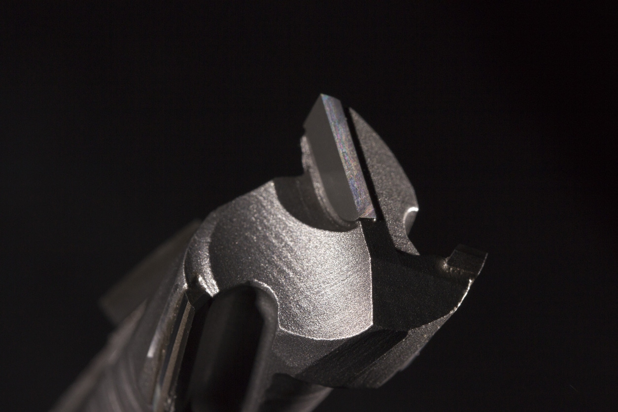 Carbide milling cutter with advanced cutting geometry designed for high-speed CNC machining