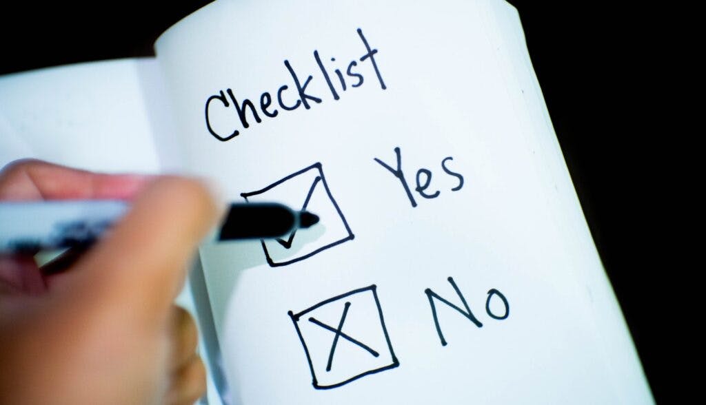 Checklist mark yes to FTP hosting solutions features.