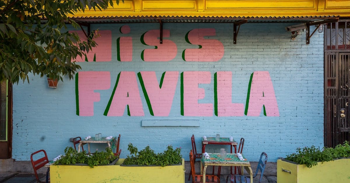 Miss Favela | Exceptional ALIEN