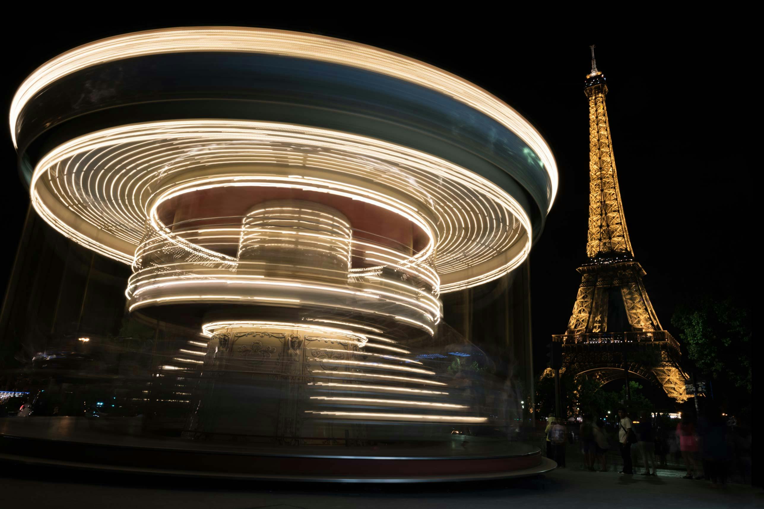 Le Kiosque du Carrousel view of the Eiffel Tower
