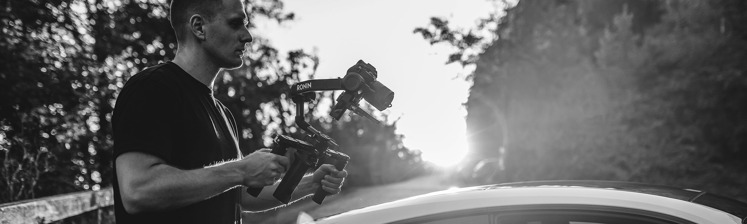 Jonas Müller von der Video Agentur Exportarts Studio während eines Drehs