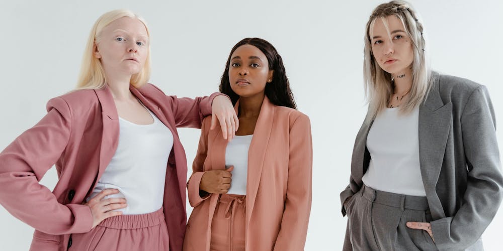 Drei Frauen TikTok SEO Drei Frauen TikTok SEO