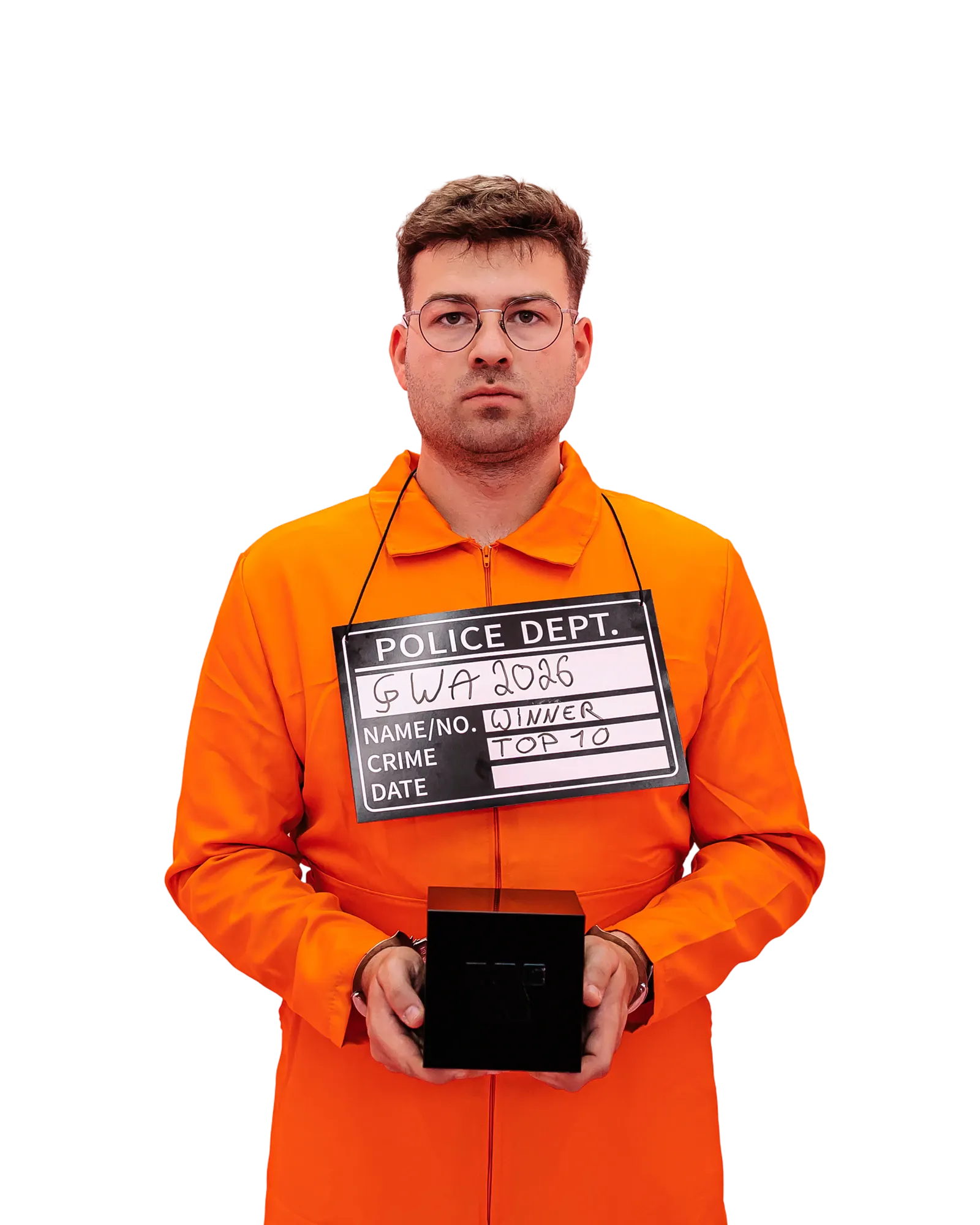 Webentwickler steht in einem orangefarbenen Anzug in einer pinken Zelle