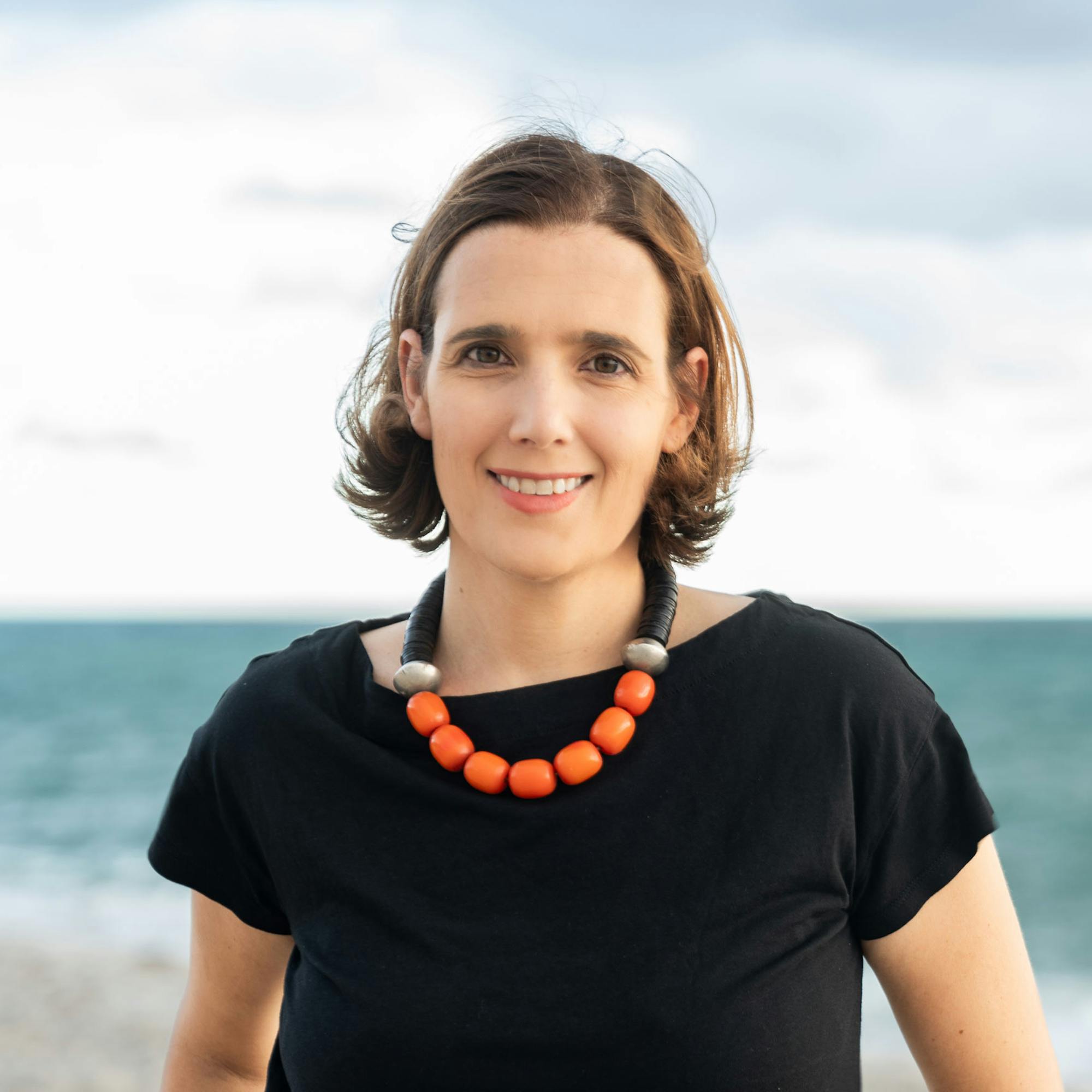 Headshot of Elizabeth Gordon, CEO of Extraordinary Journeys.