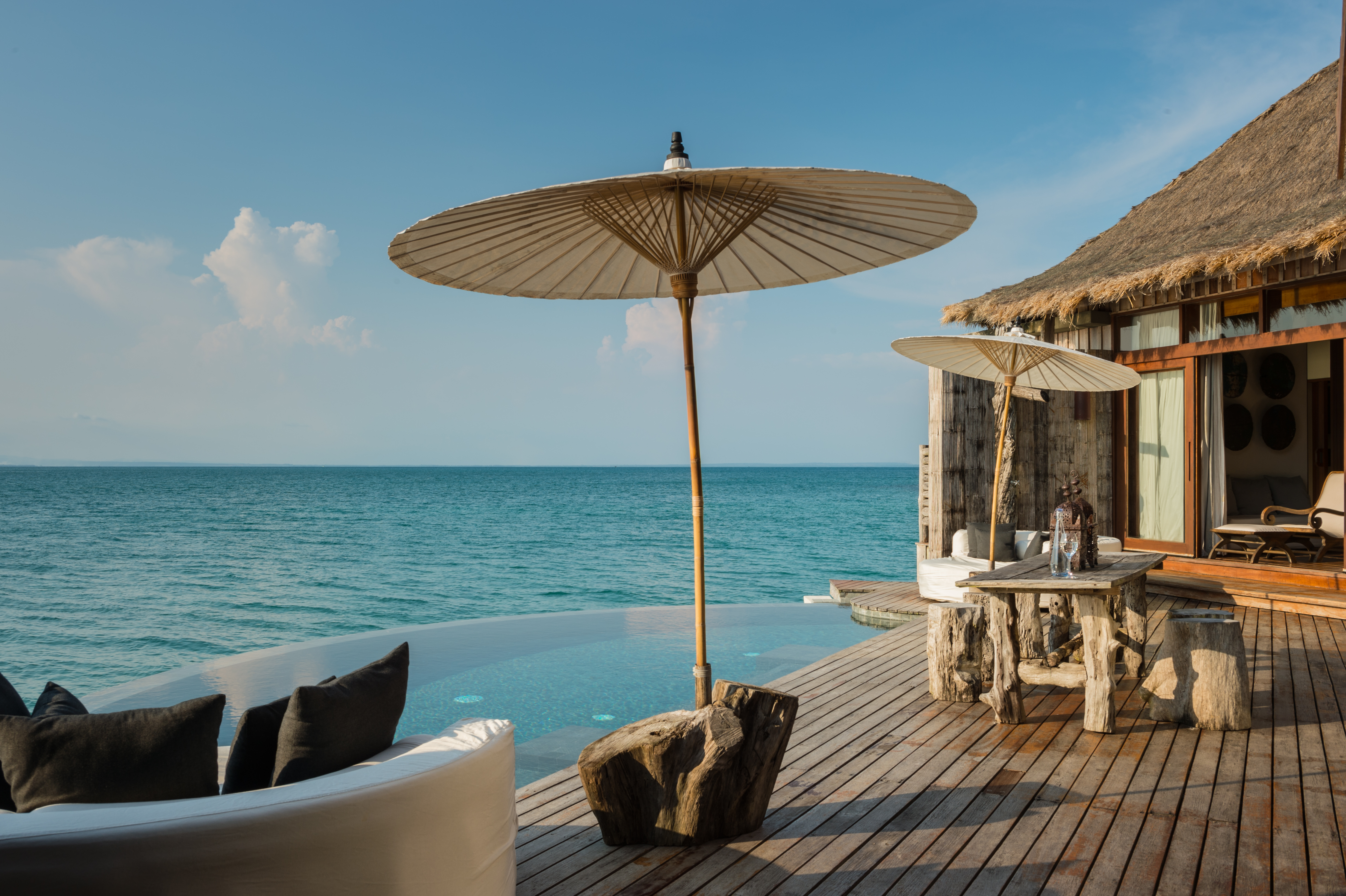 pool with view to the ocean