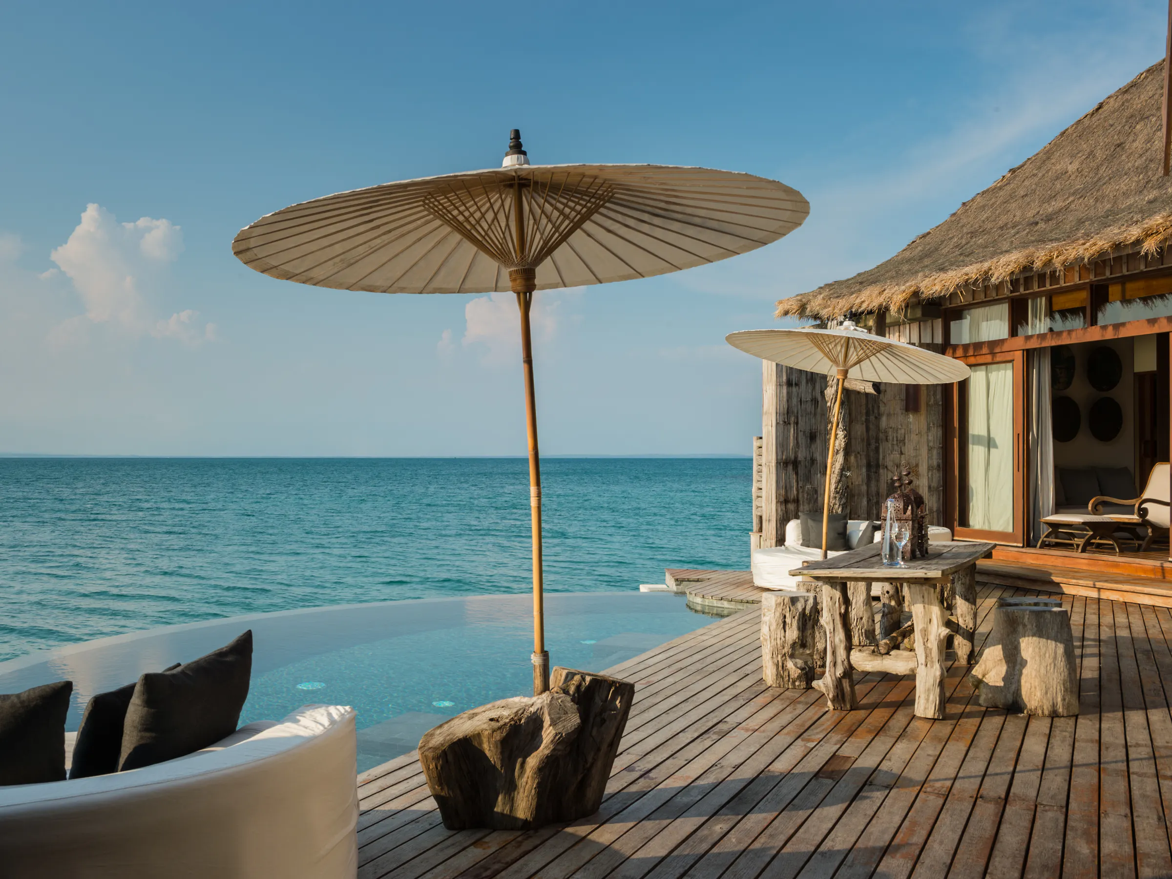 pool with view to the ocean