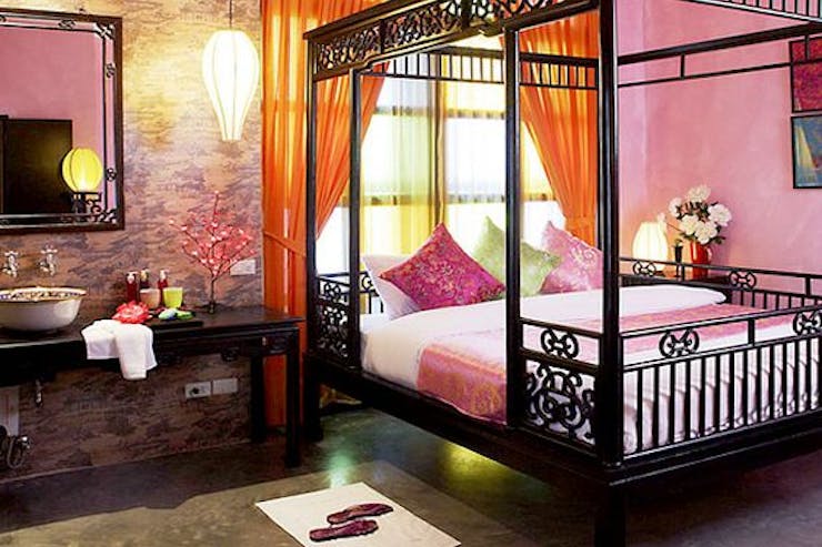 Cot style bed design