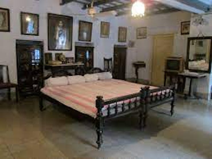 King size bed