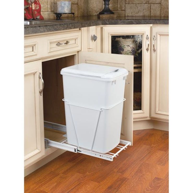 Pull out trash can