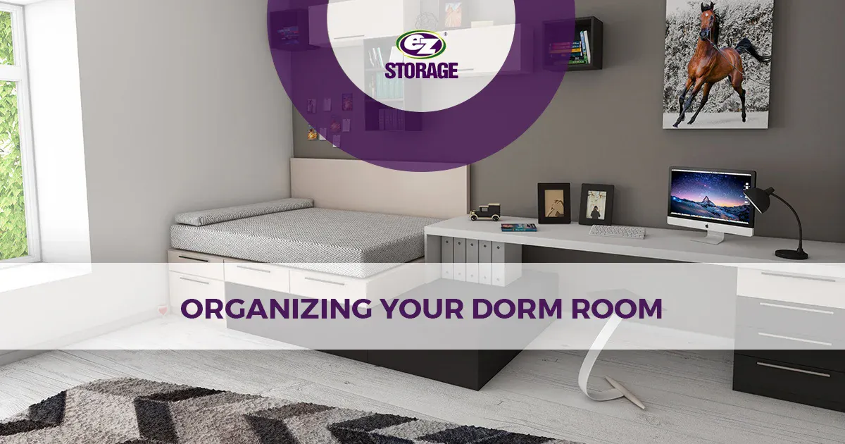 Organized bedroom wiith student desk and text "Organize your dorm room"
