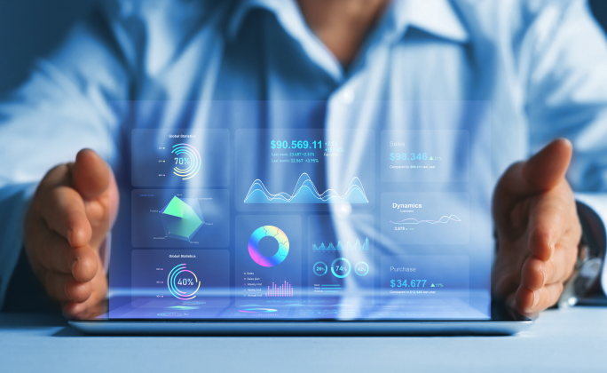 Immagine di una dashboard aziendale futuristica con immagini e grafici in sospensione su un tablet.