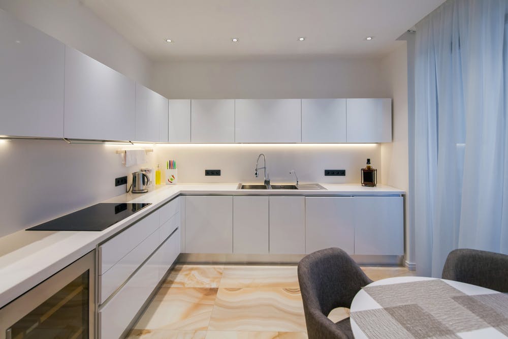 under the counter lighting, lighting under kitchen cabinets