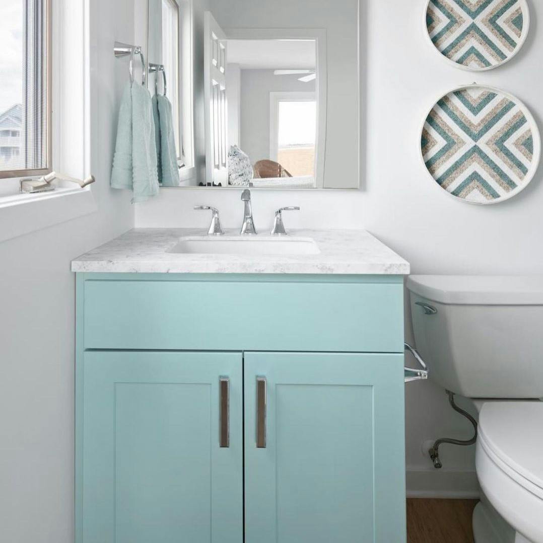 Bathroom designed by Turquoise Interior Design / Photographed by Svetlana Leahy Photography