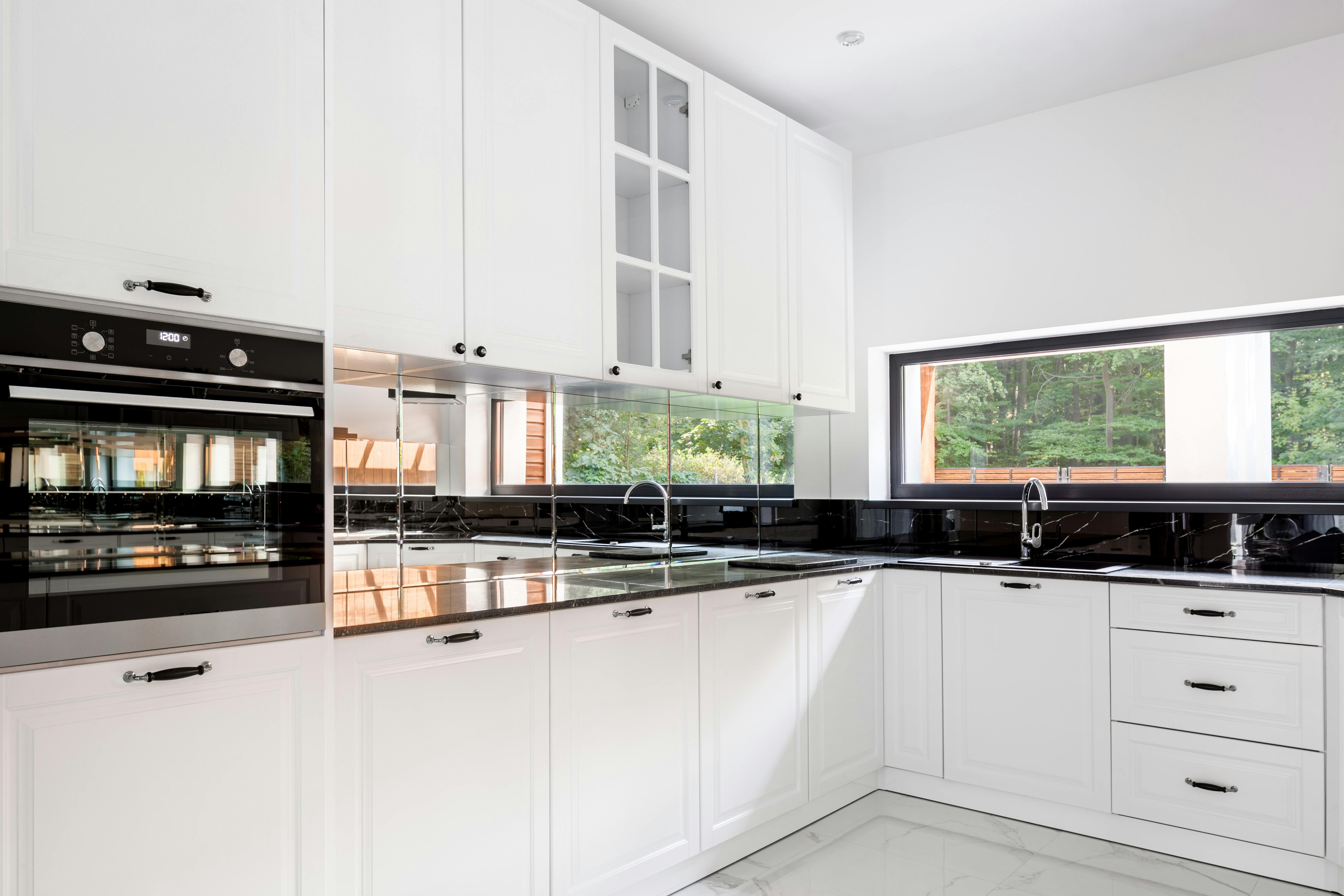 mirrored splashbacks