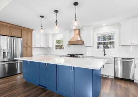 Fabuwood's Galaxy Timber, Frost and Indigo kitchen