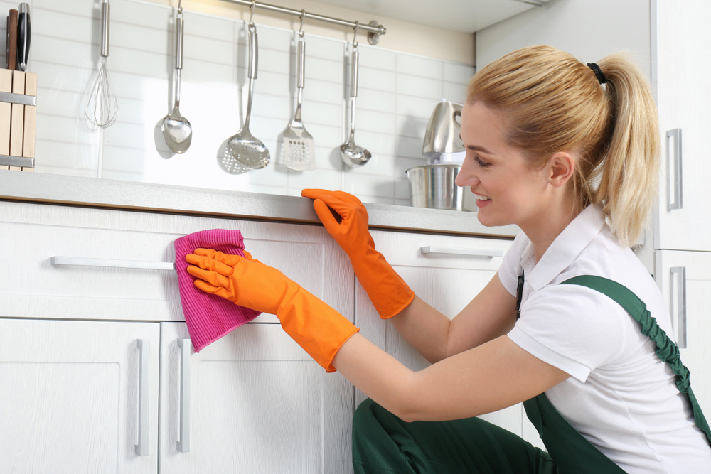 spring cleaning kitchen