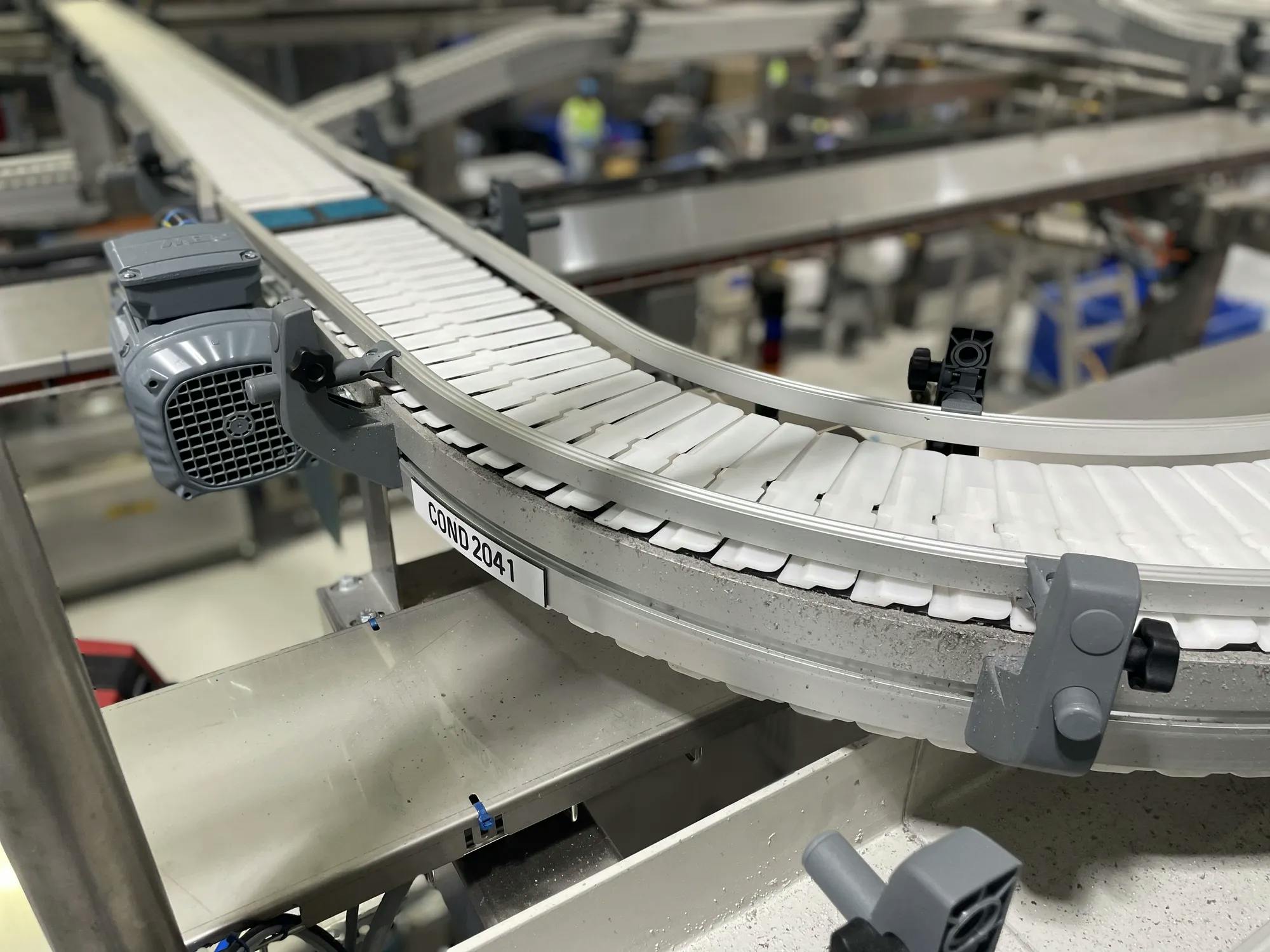 Industrial conveyor