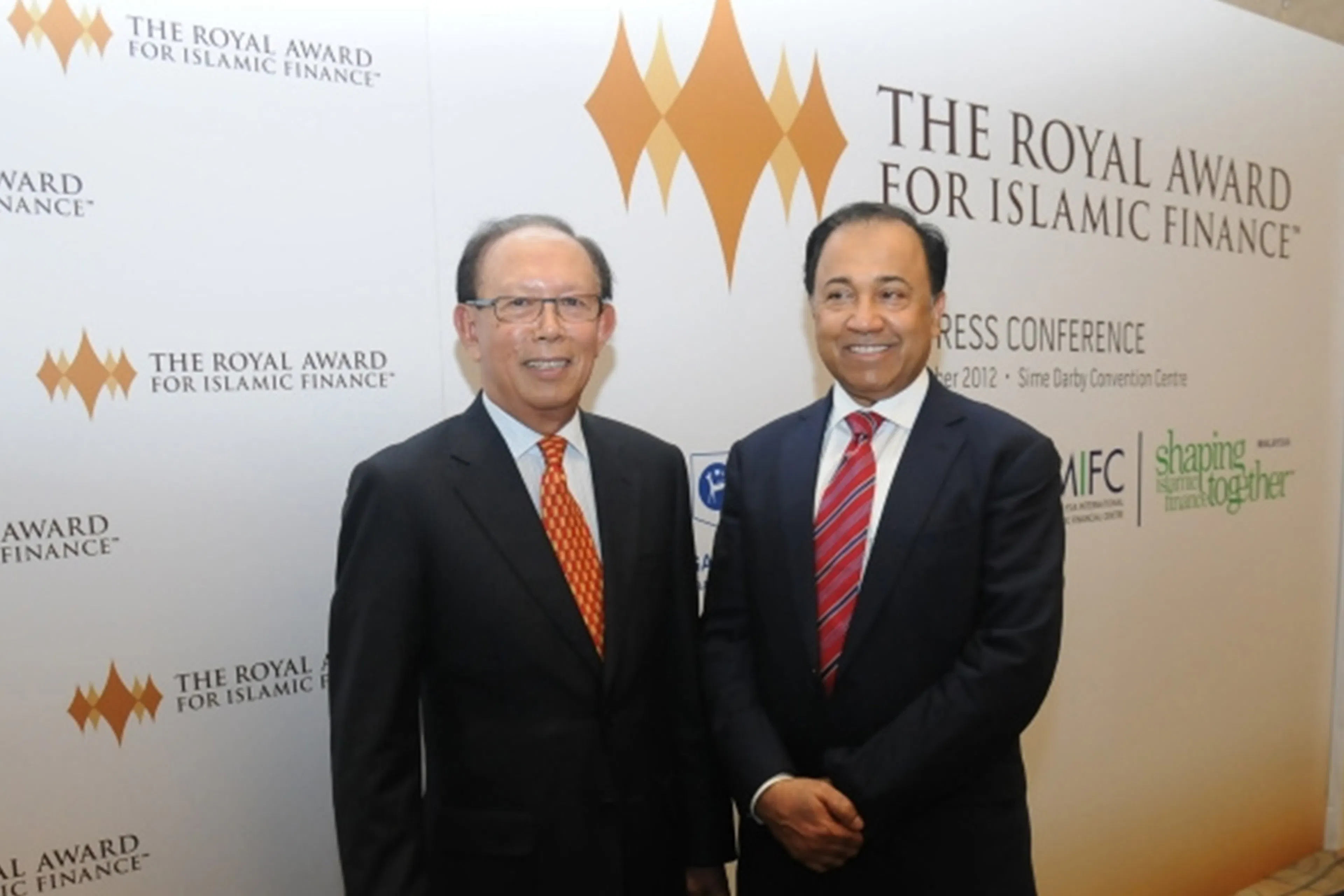 Iqbal Khan, Fajr Capital CEO, Receives Royal Award for Islamic Finance