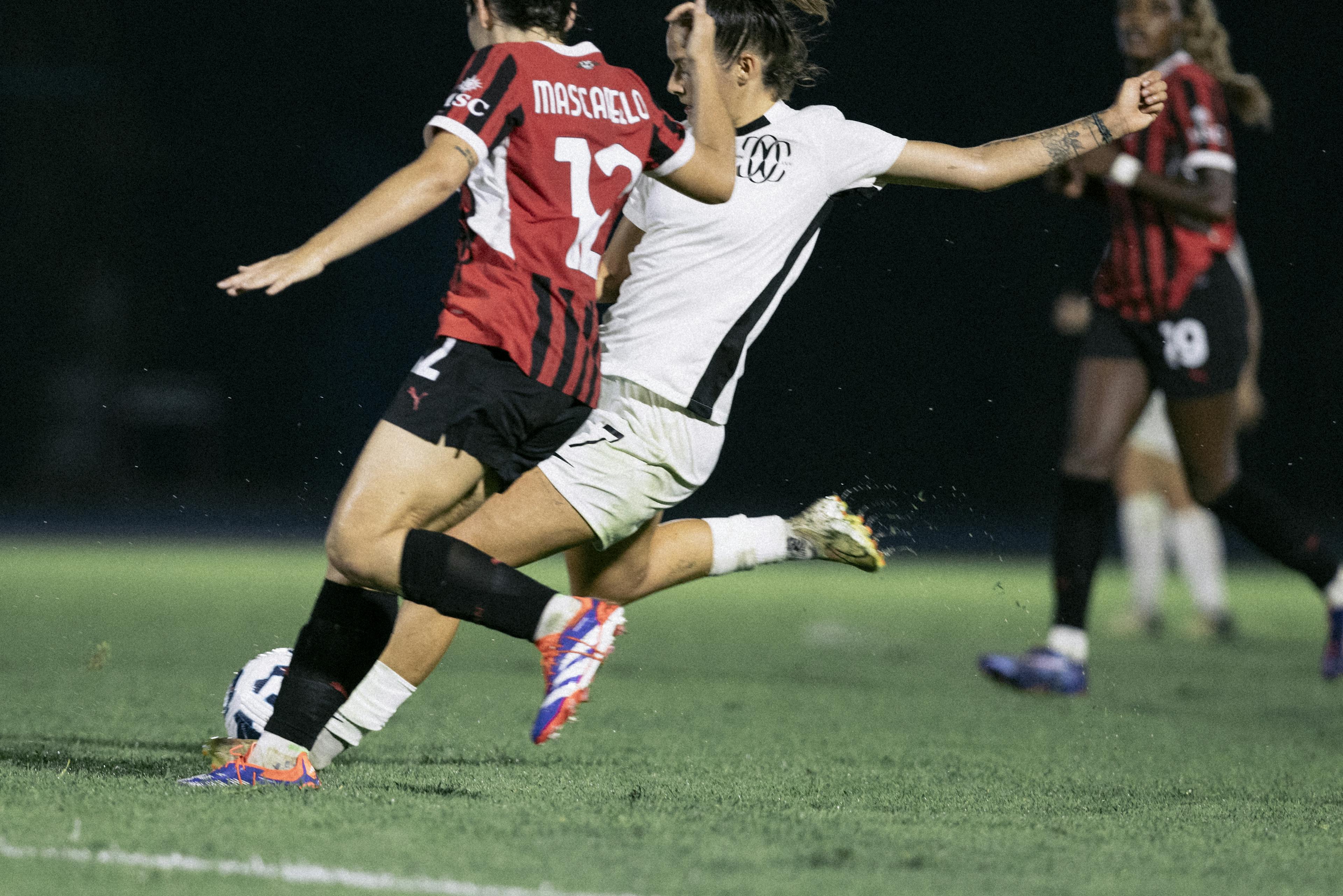 Nadine Nischler in action for F.C. Como Women against Milan