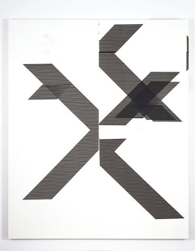 An inkjet print of X-shaped abstract forms composed of black horizontal lines in varied sizes. They are either cut off in the middle or overlap one another.